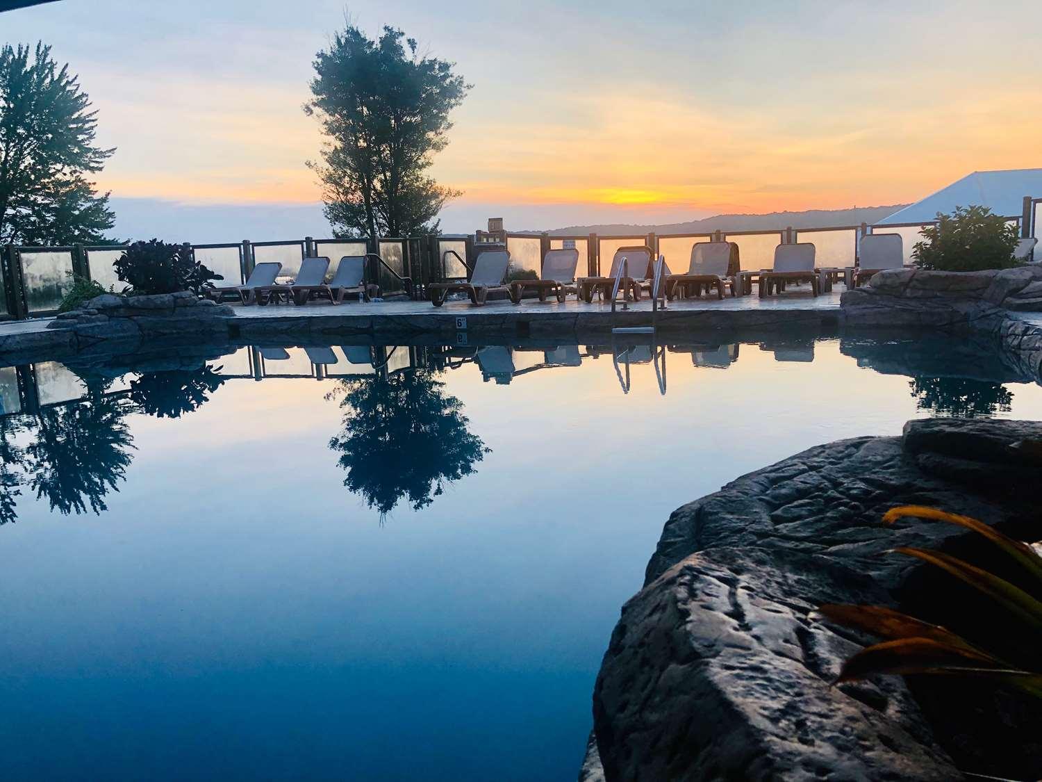 Fourwinds Lakeside Inn & Marina Bloomington Kültér fotó
